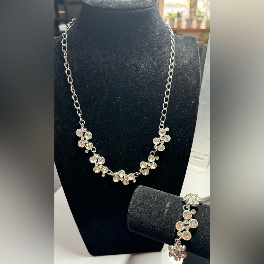 ⭐️Silver Tone Rhinestone Necklace and Bracelet & Earrings